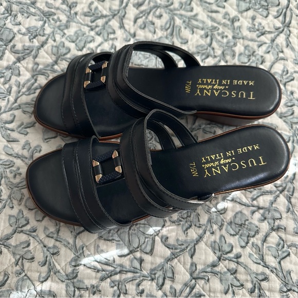 Tuscany and Easy Street navy sandals NWOB Stickers on bottom show no wear. - Picture 5 of 5